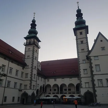 Hostel Be At With Philip & Marie Klagenfurt am Woerthersee