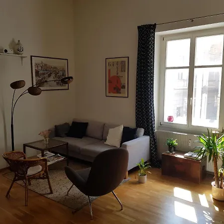 Be At With Philip & Marie Hostel Klagenfurt am Woerthersee